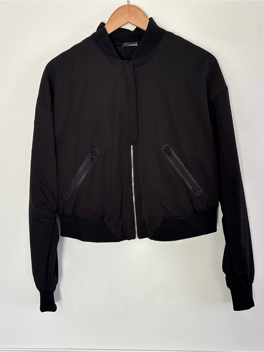 Gymshark Lo Bomber Jacket Black Medium w/ Pockets Full Zip NEW Athleisure C32